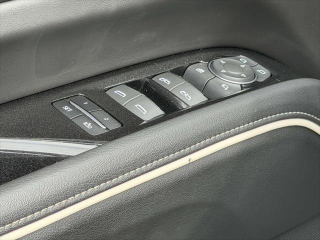 Used 2023 Cadillac Escalade Premium Luxury w/ Performance Package AWD/4WD image 19