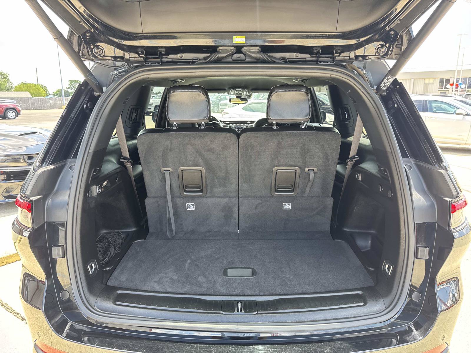Used 2023 Jeep Grand Cherokee L Laredo RWD image 8