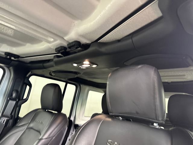 Used 2023 Jeep Wrangler Unlimited Sahara w/ Cold Weather Group AWD/4WD image 12