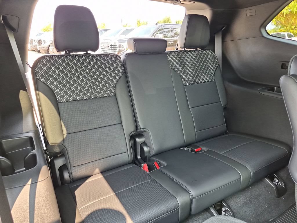 New 2027 GMC Acadia Denali w/ LPO, Floor Liner Package FWD image 36