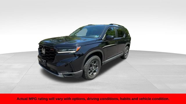 Used 2025 Honda Pilot TrailSport image 8