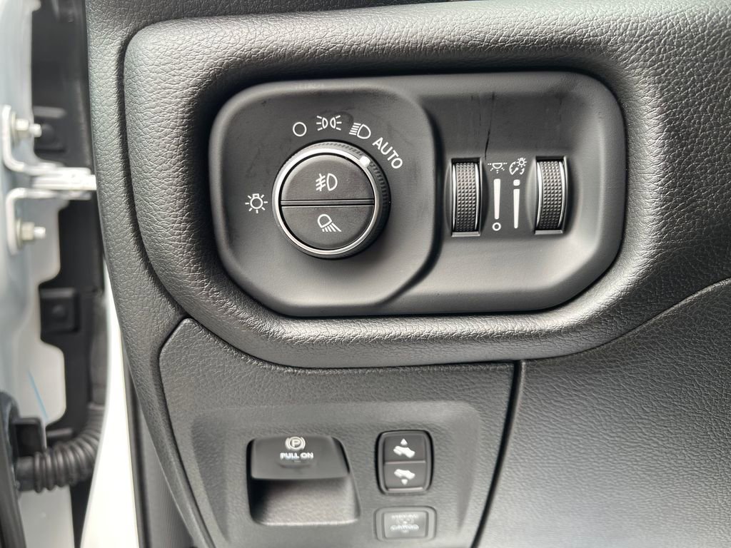 New 2025 RAM 1500 Laramie w/ Off Road Group image 23