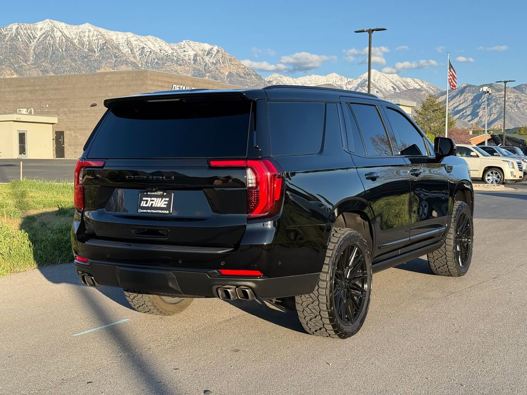 Used 2025 GMC Yukon Denali Ultimate AWD/4WD image 10