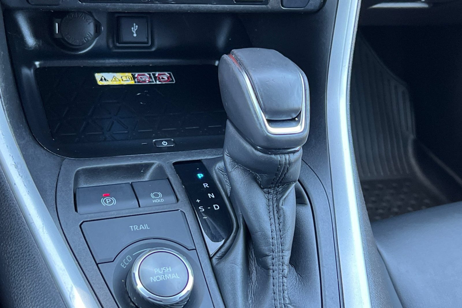 Used 2022 Toyota RAV4 XSE AWD/4WD image 23