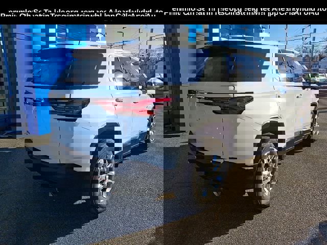 Used 2022 Chevrolet Traverse LS image 9