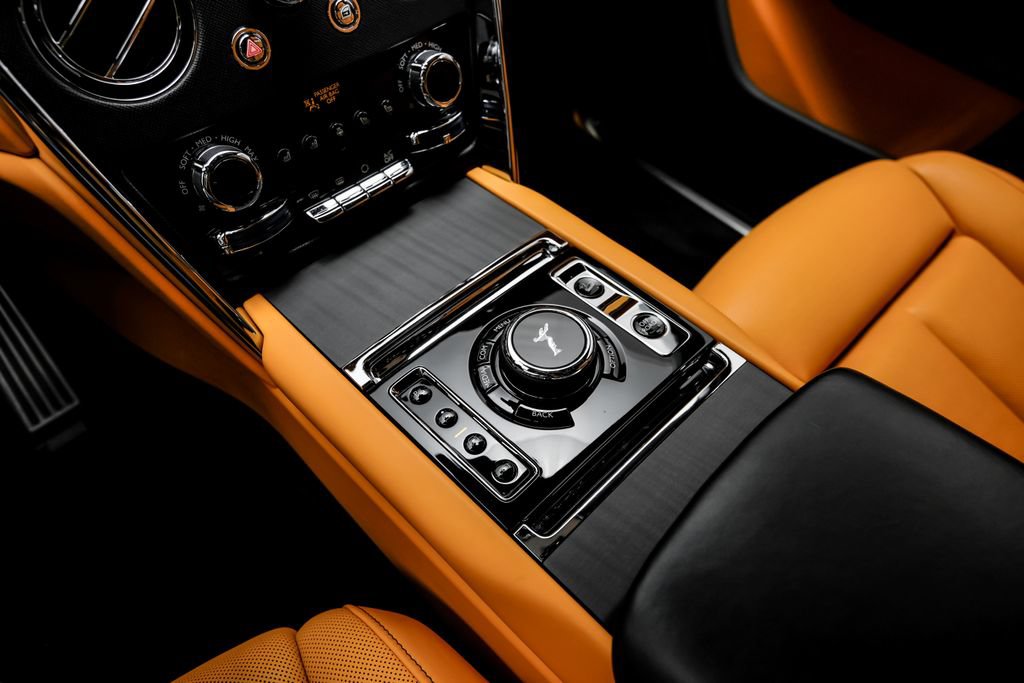 Used 2022 Rolls-Royce Cullinan AWD/4WD image 30