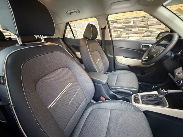 Used 2026 Hyundai Venue SEL FWD image 17
