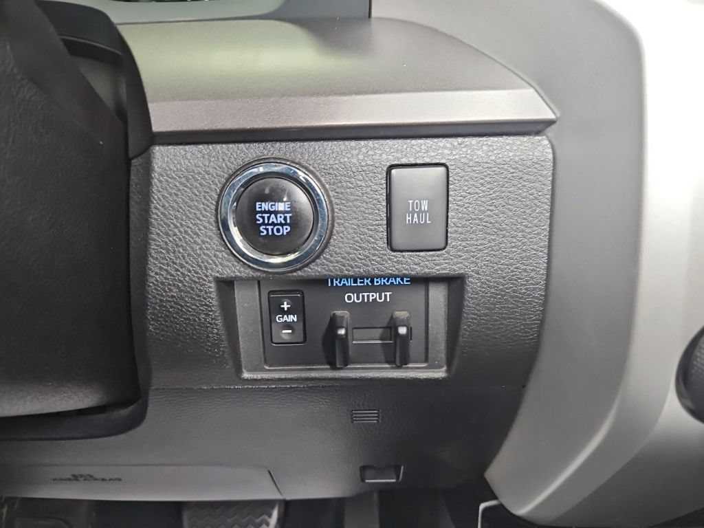 Used 2020 Toyota Tundra SR5 AWD/4WD image 12