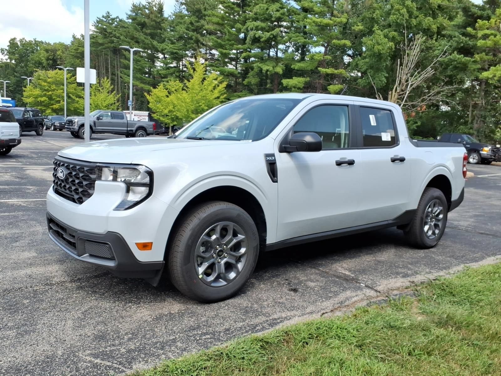 New 2026 Ford Maverick XLT w/ Equipment Group 301A AWD/4WD image 5