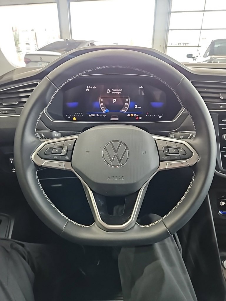 Used 2024 Volkswagen Tiguan SE image 34
