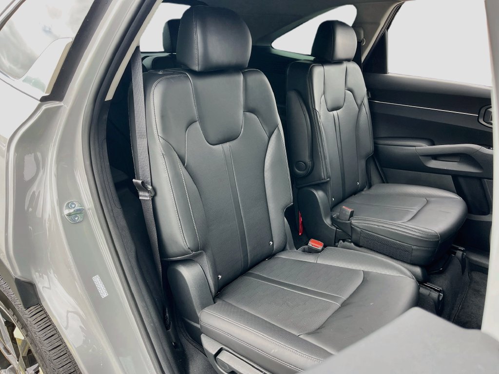 Used 2025 Kia Sorento EX w/ Panoramic Sunroof Package FWD image 28