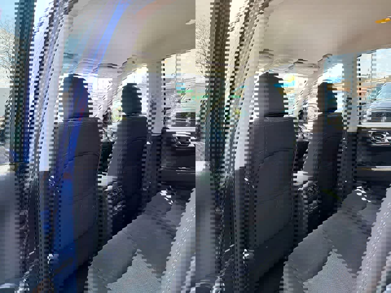 Used 2017 Nissan Pathfinder SV AWD/4WD image 23