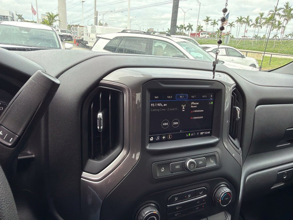 Used 2019 Chevrolet Silverado 1500 Custom w/ Custom Value Package RWD image 4