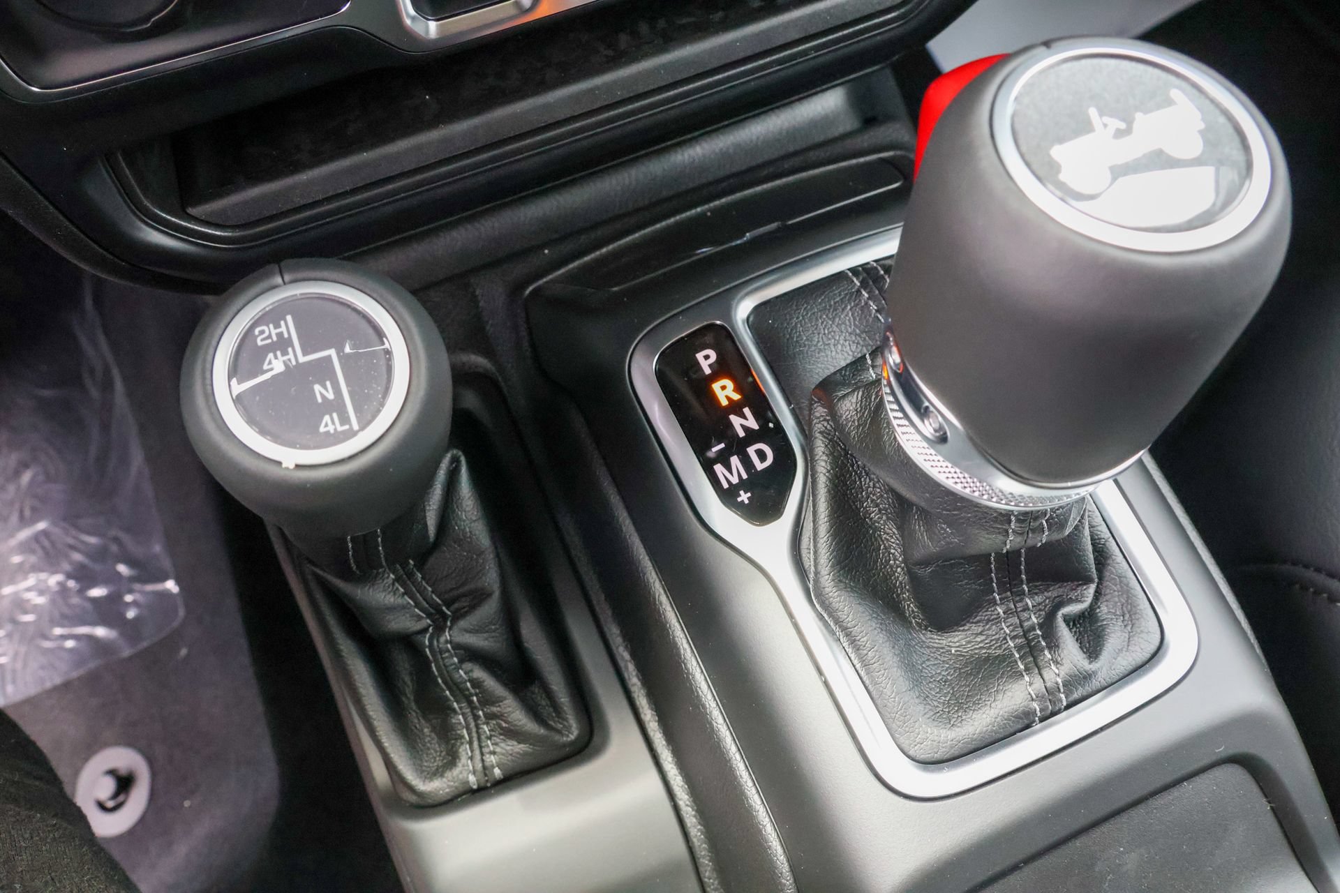 New 2026 Jeep Wrangler Unlimited Sahara AWD/4WD image 24