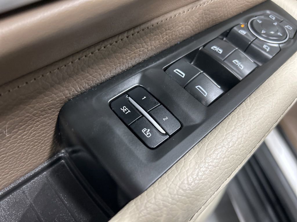 Used 2022 GMC Yukon XL Denali image 13