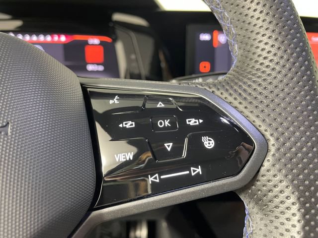 Used 2024 Volkswagen Golf R AWD/4WD image 10