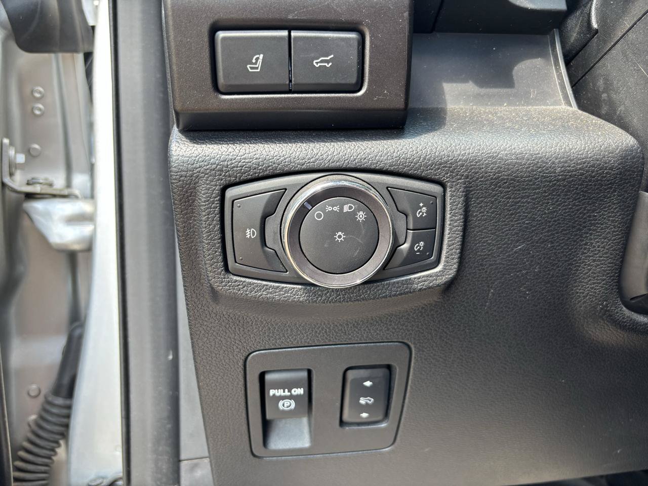 Used 2019 Ford Expedition Max Limited RWD image 16