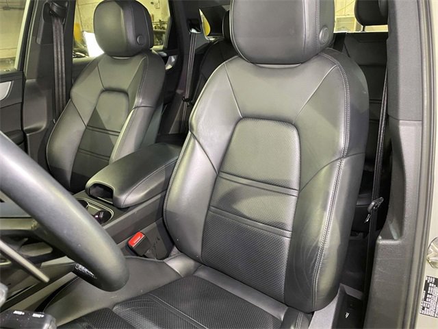 Certified 2024 Porsche Cayenne image 5