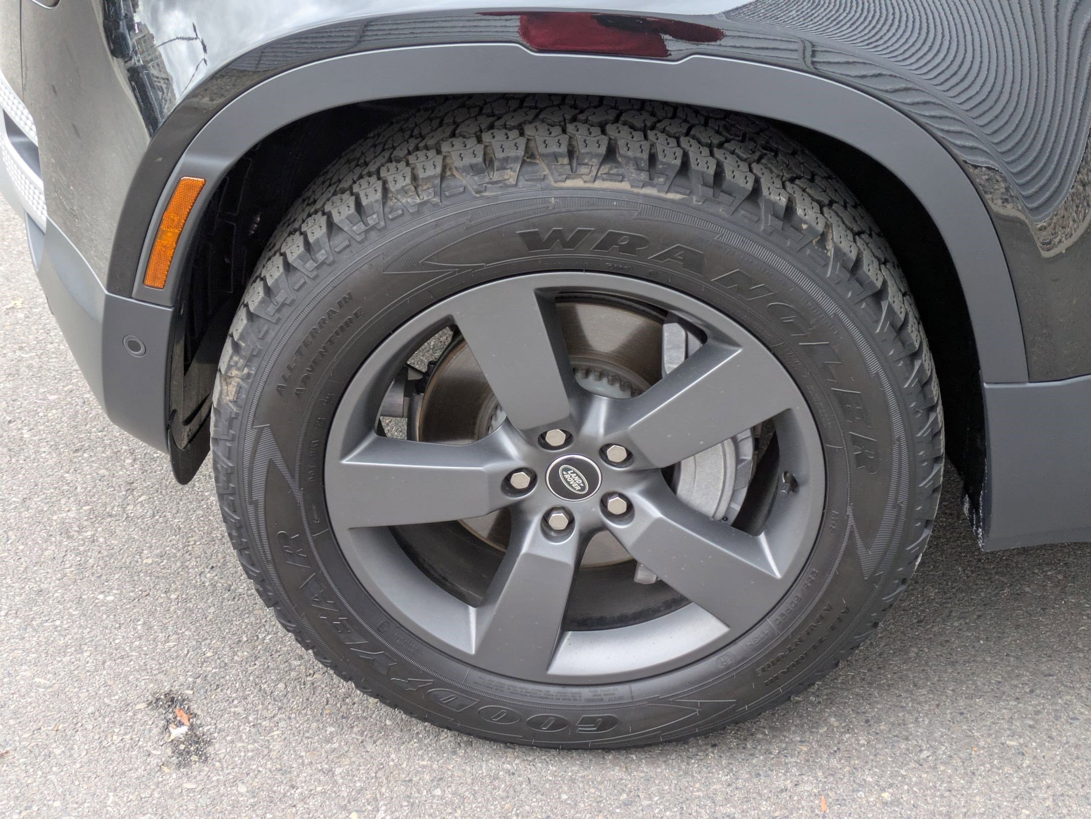 Used 2025 Land Rover Defender 130 S image 13