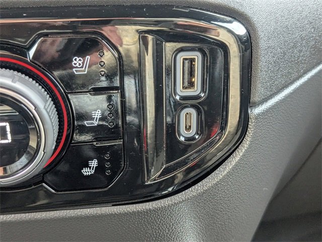 Used 2022 Chevrolet Silverado 1500 ZR2 w/ Technology Package image 23