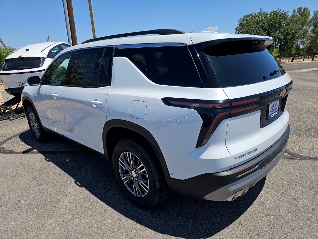 New 2026 Chevrolet Traverse LT w/ Enhanced Driving Package FWD image 3