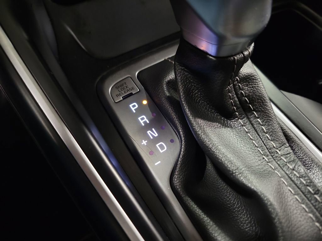 Used 2023 Kia Sorento LX image 16