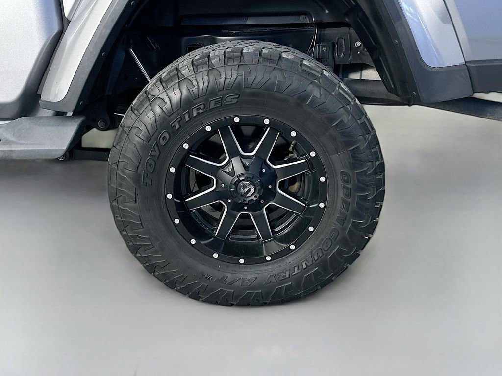 Used 2020 Jeep Gladiator Overland w/ Trailer Tow Package AWD/4WD image 34