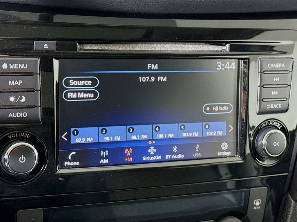 Used 2018 Nissan Rogue SV w/ Sun & Sound Touring Package image 7