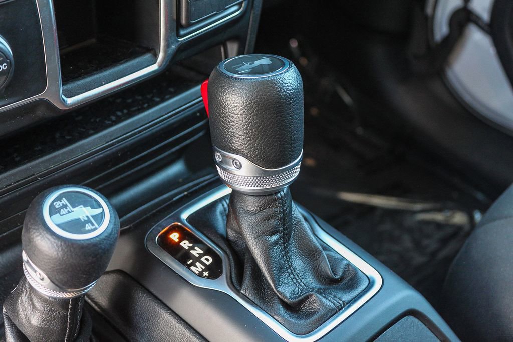 Used 2023 Jeep Wrangler Sport image 23