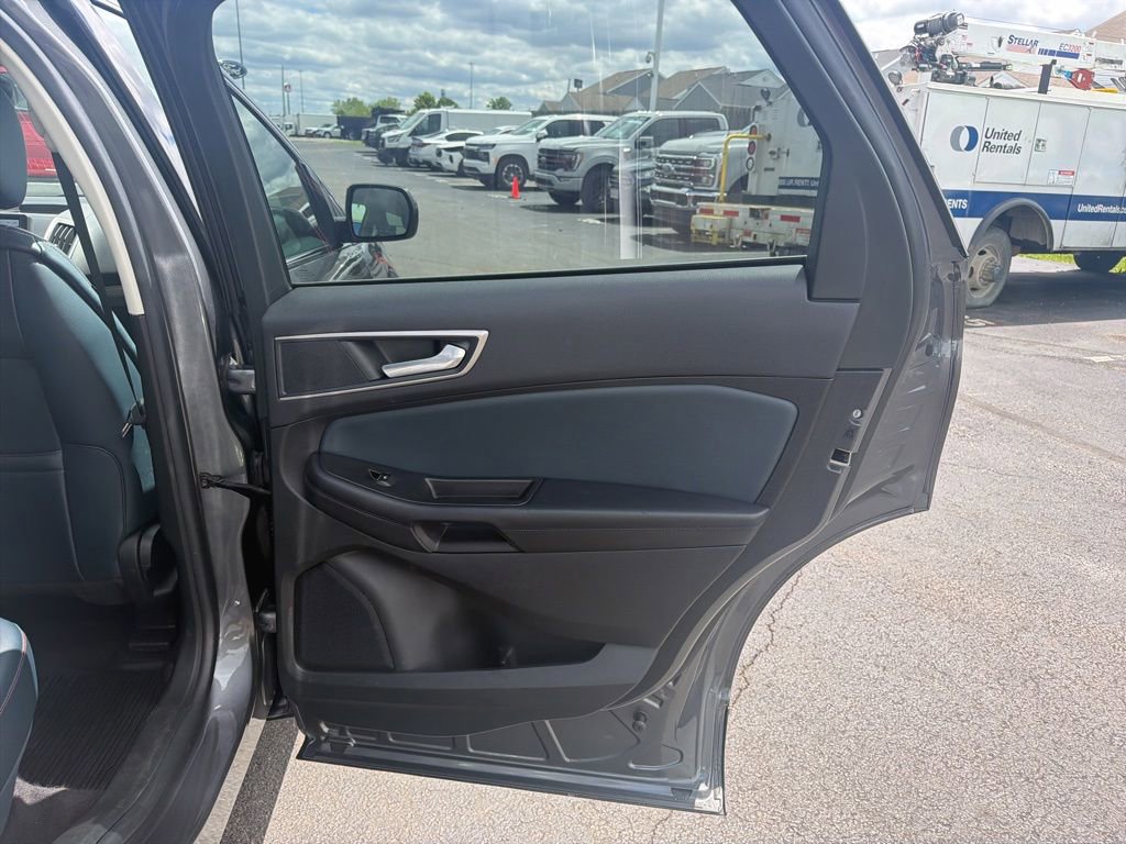 Used 2022 Ford Edge SEL w/ Sport Appearance Package AWD/4WD image 42