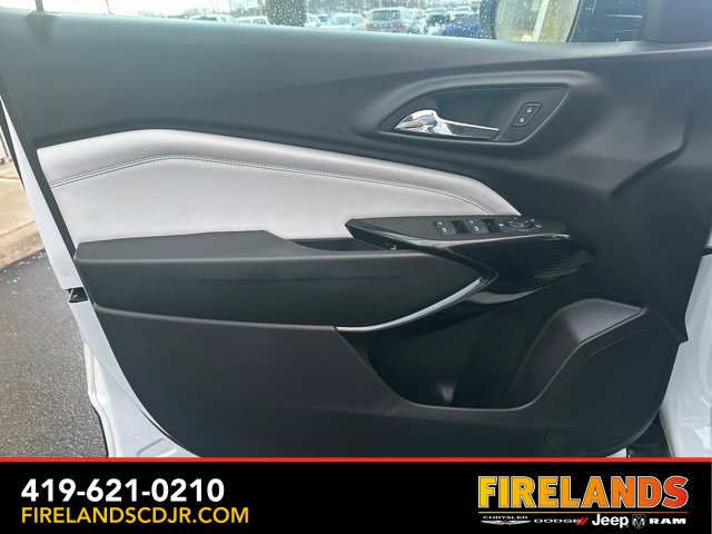 Used 2025 Chevrolet Trax LT image 16