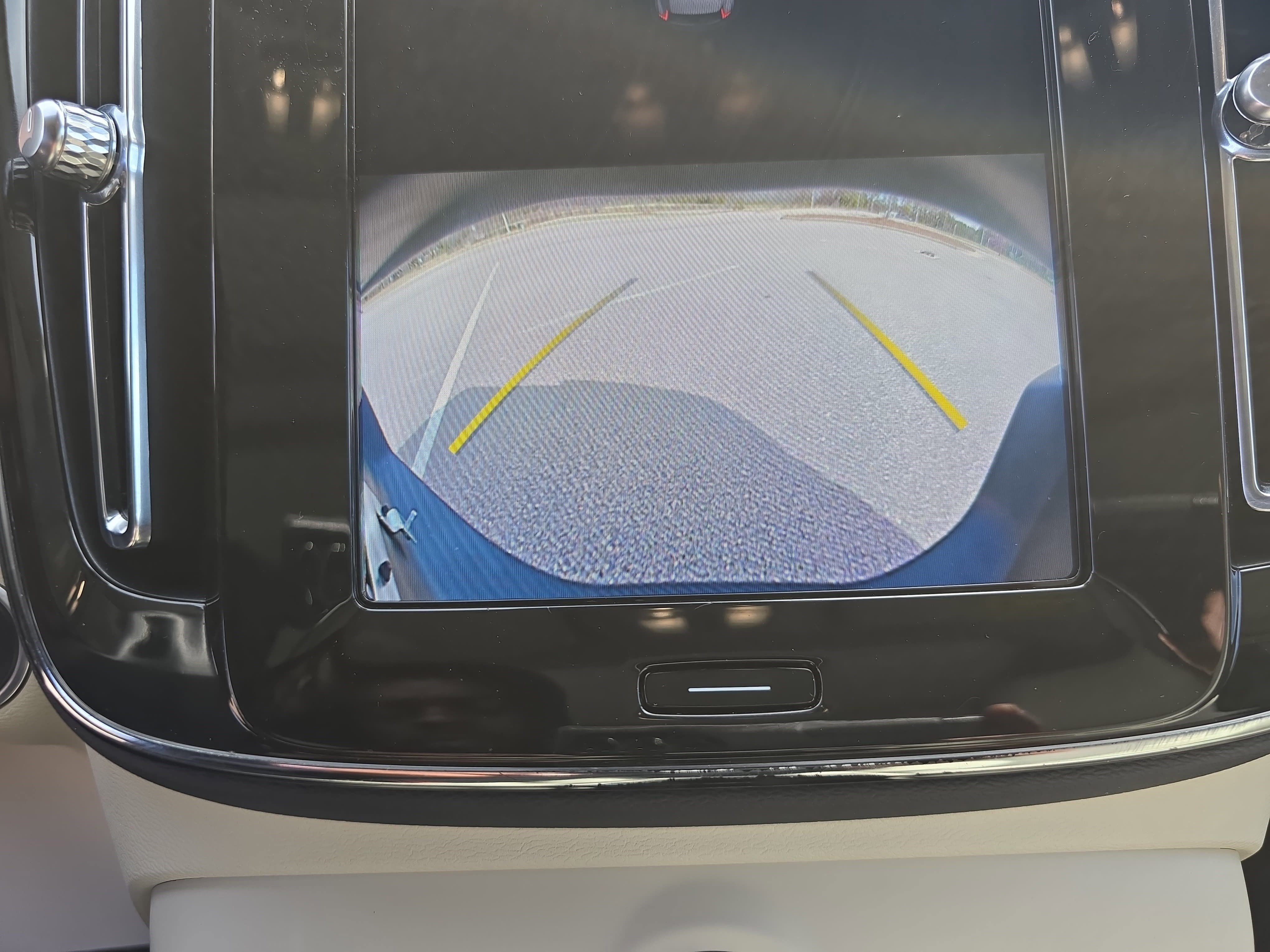 Used 2023 Volvo XC40 B4 Plus w/ Driver Assist Package image 25