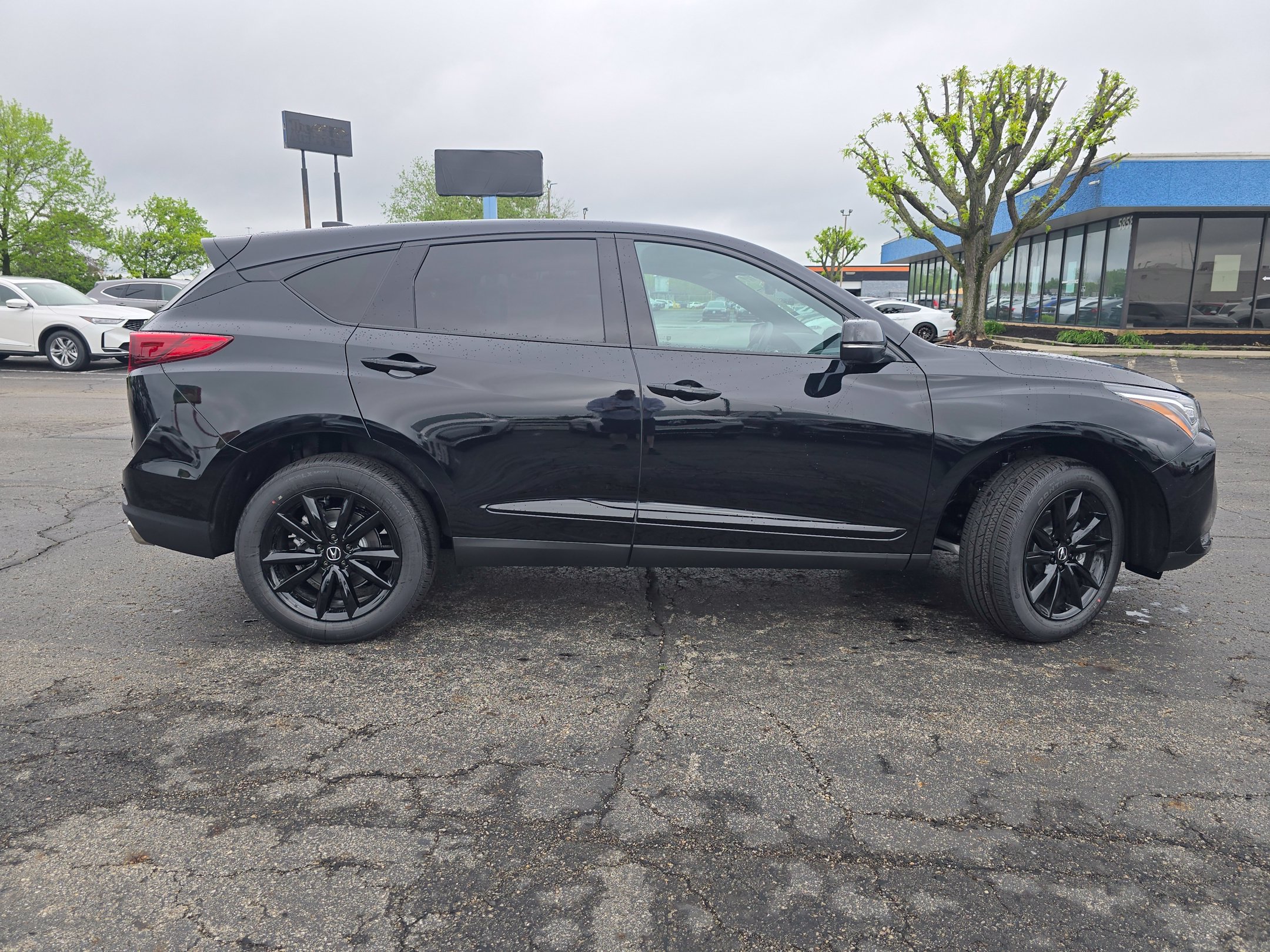 New 2026 Acura RDX SH-AWD image 3