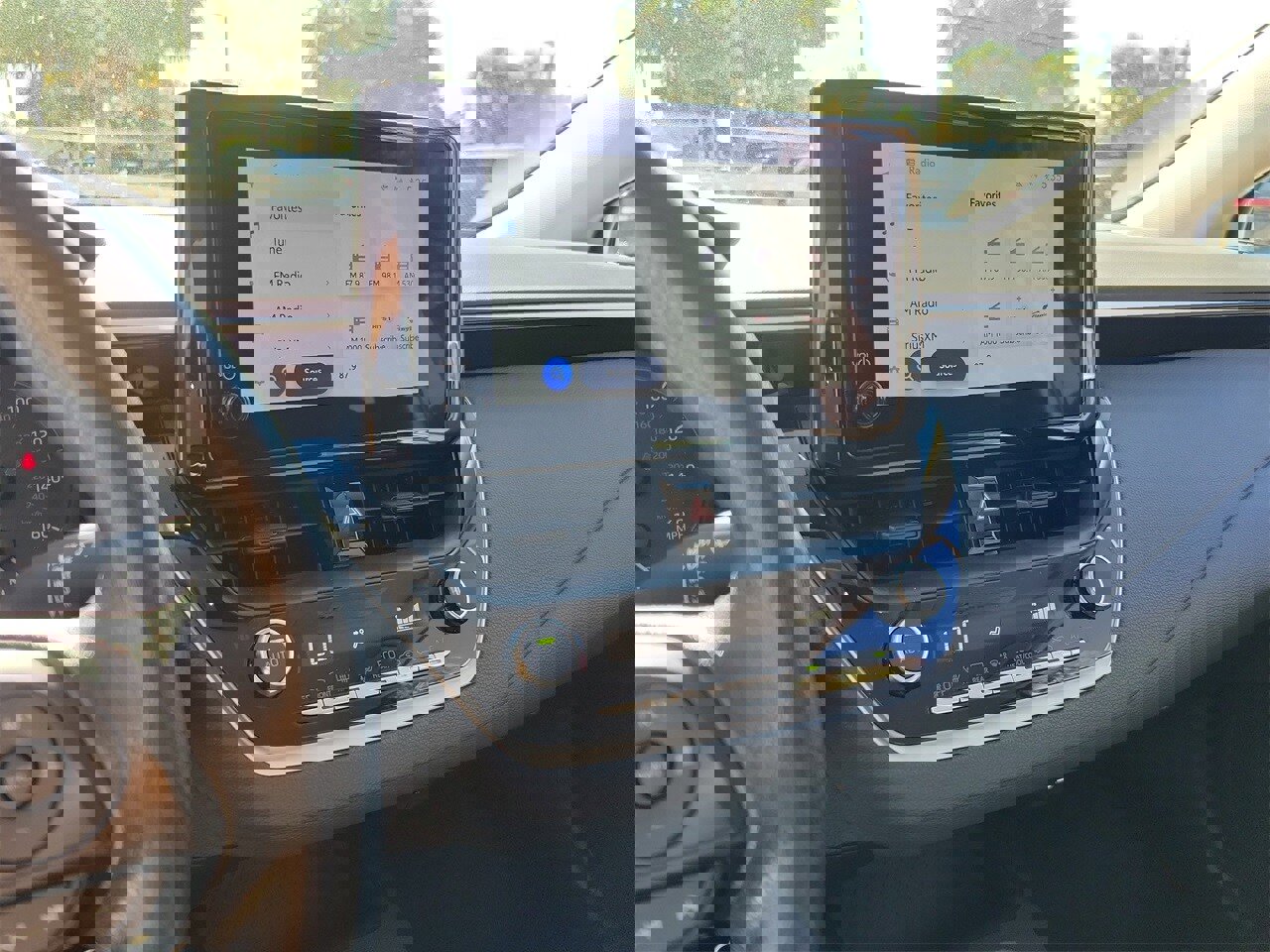 Used 2025 Toyota Corolla LE image 23