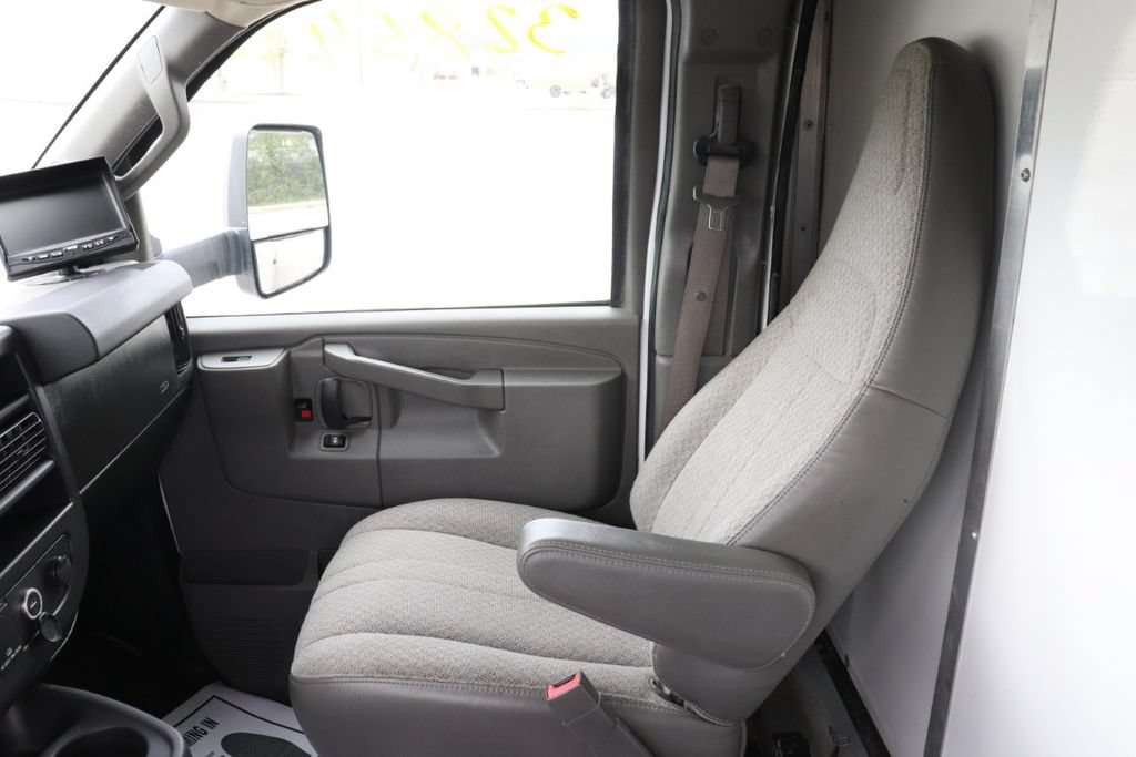 Used 2021 Chevrolet Express 4500 Extended w/ Power Convenience Package RWD image 13