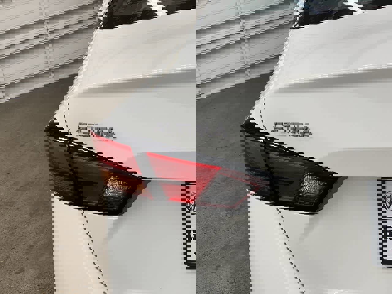 Used 2025 Nissan Altima 2.5 SV image 10