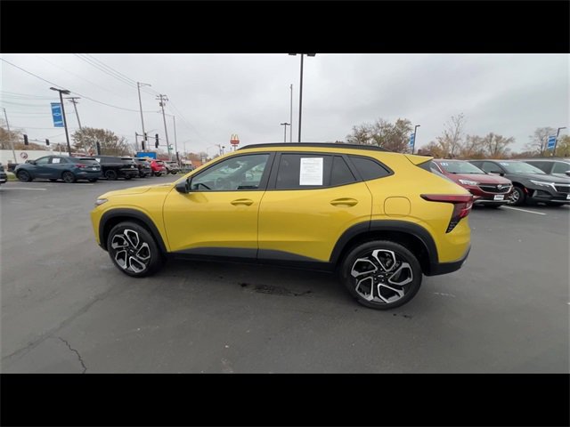 Used 2024 Chevrolet Trax RS w/ Sunroof Package image 5