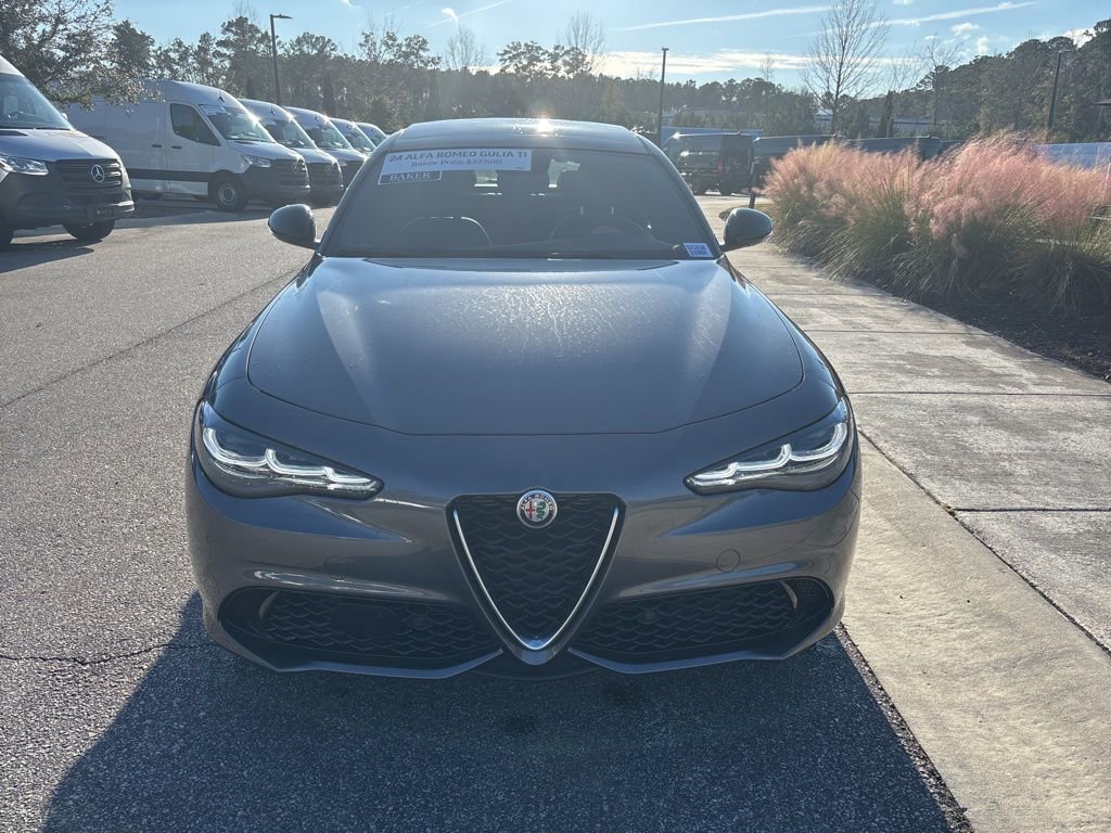 Used 2024 Alfa Romeo Giulia Ti RWD image 9