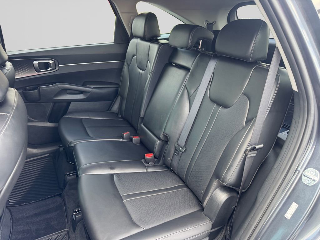 Used 2023 Kia Sorento S w/ Panoramic Sunroof Package image 13