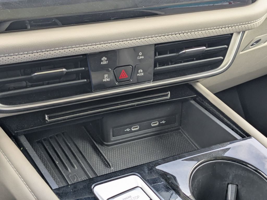 Used 2025 Volkswagen Atlas SE image 22