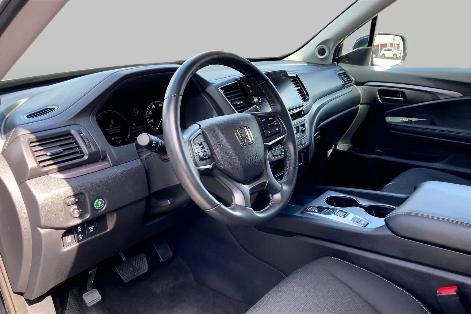 Used 2025 Honda Ridgeline Sport+ image 17
