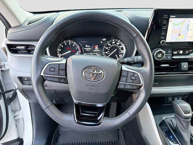 Used 2021 Toyota Highlander XLE image 12