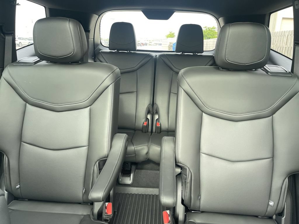 Certified 2024 Cadillac XT6 Premium Luxury w/ LPO, Floor Liner Package AWD/4WD image 38