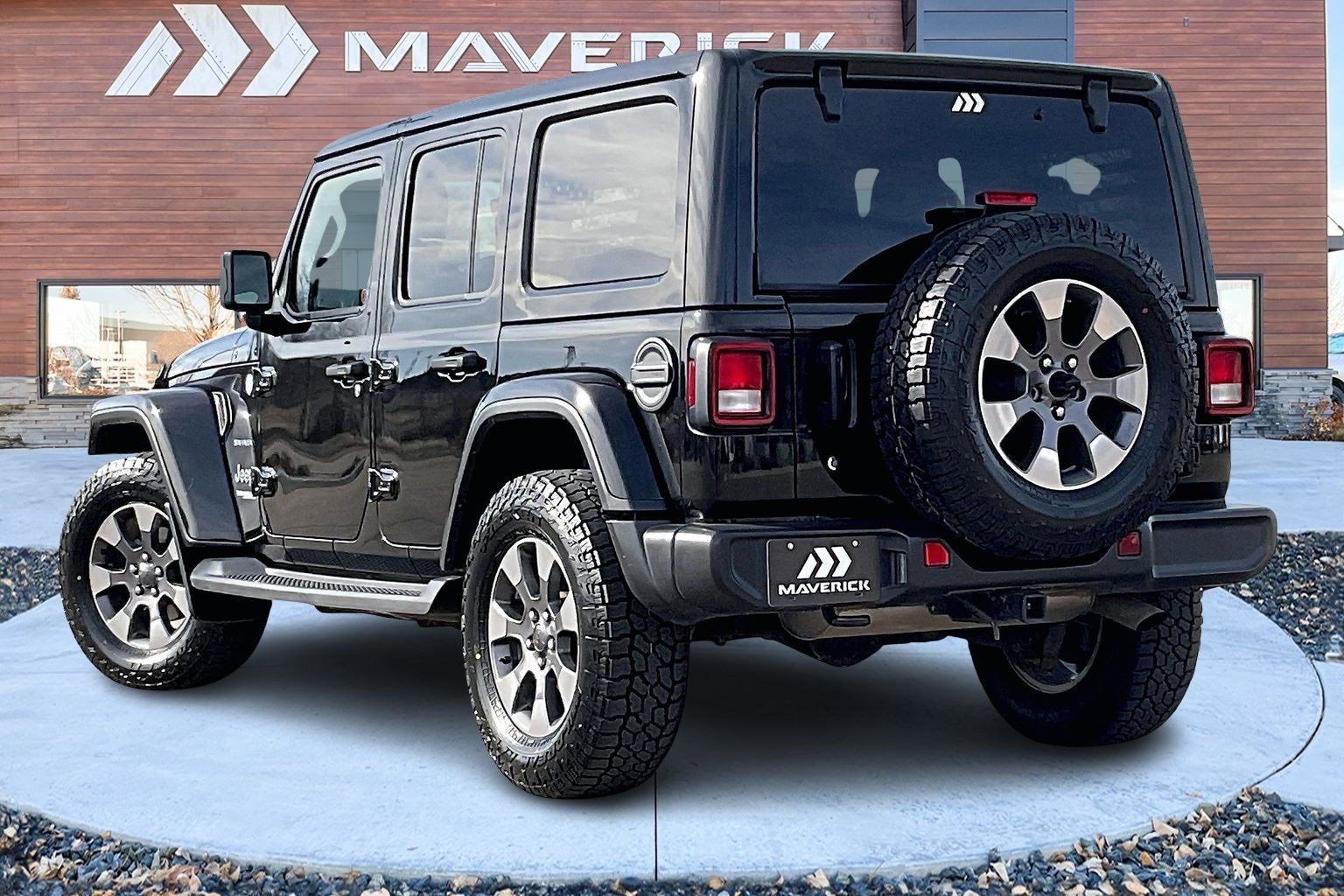 Used 2019 Jeep Wrangler Unlimited Sahara w/ Uconnect 4C Nav & Sound Group image 4