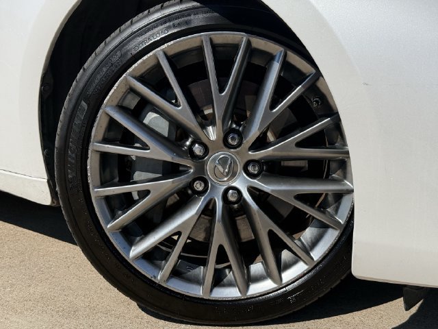 Used 2017 Lexus IS 200t RWD image 9