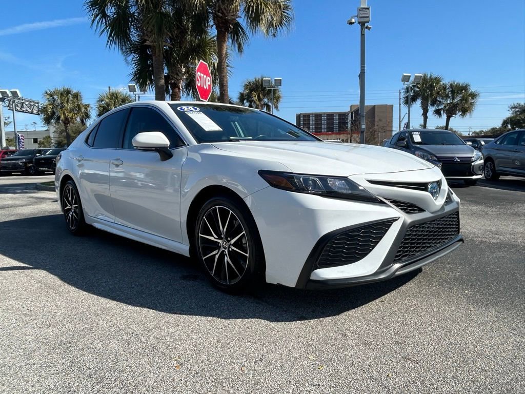 Used 2024 Toyota Camry SE w/ Audio Upgrade Package image 9