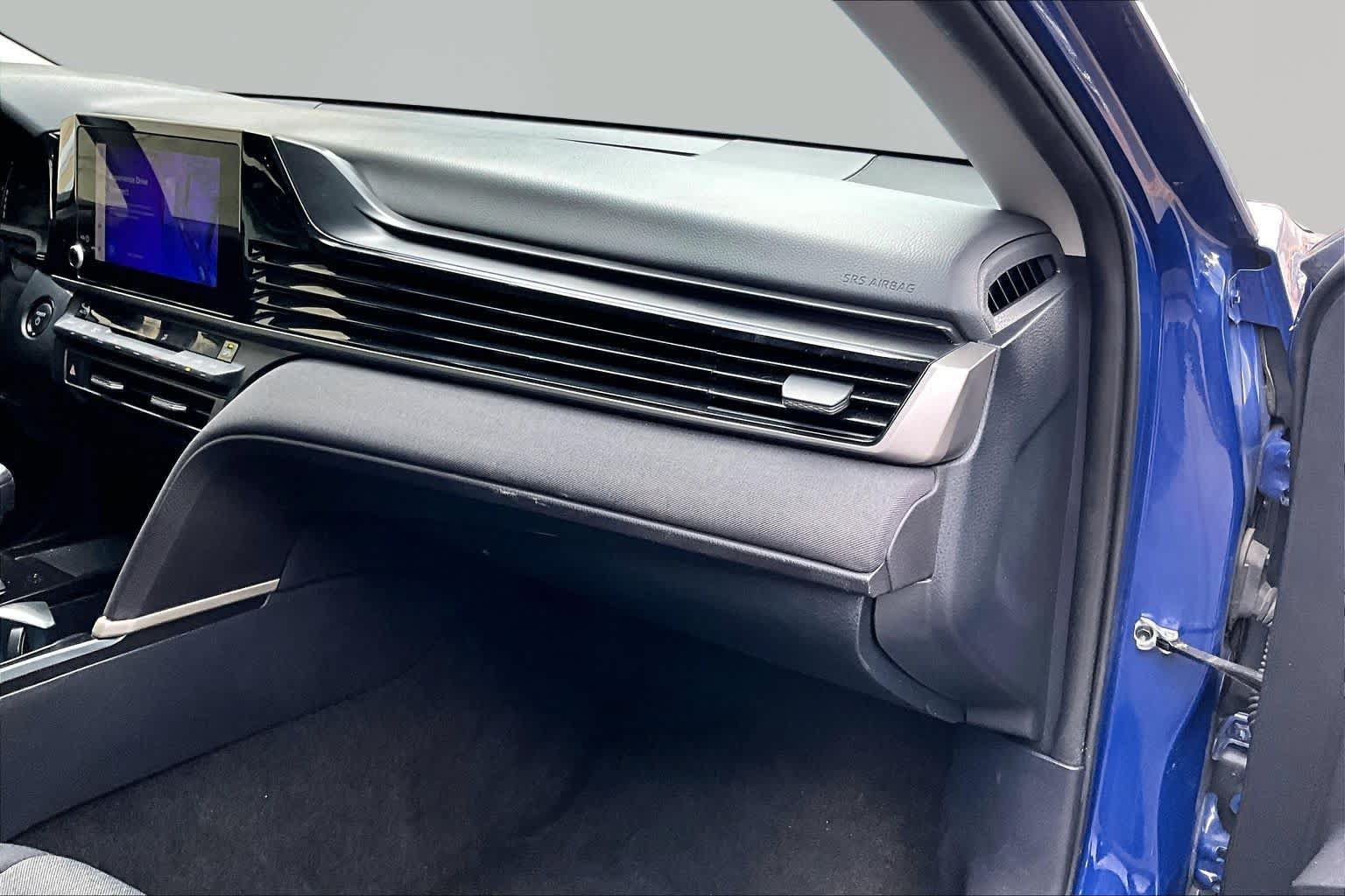 Used 2025 Toyota Camry LE FWD image 19