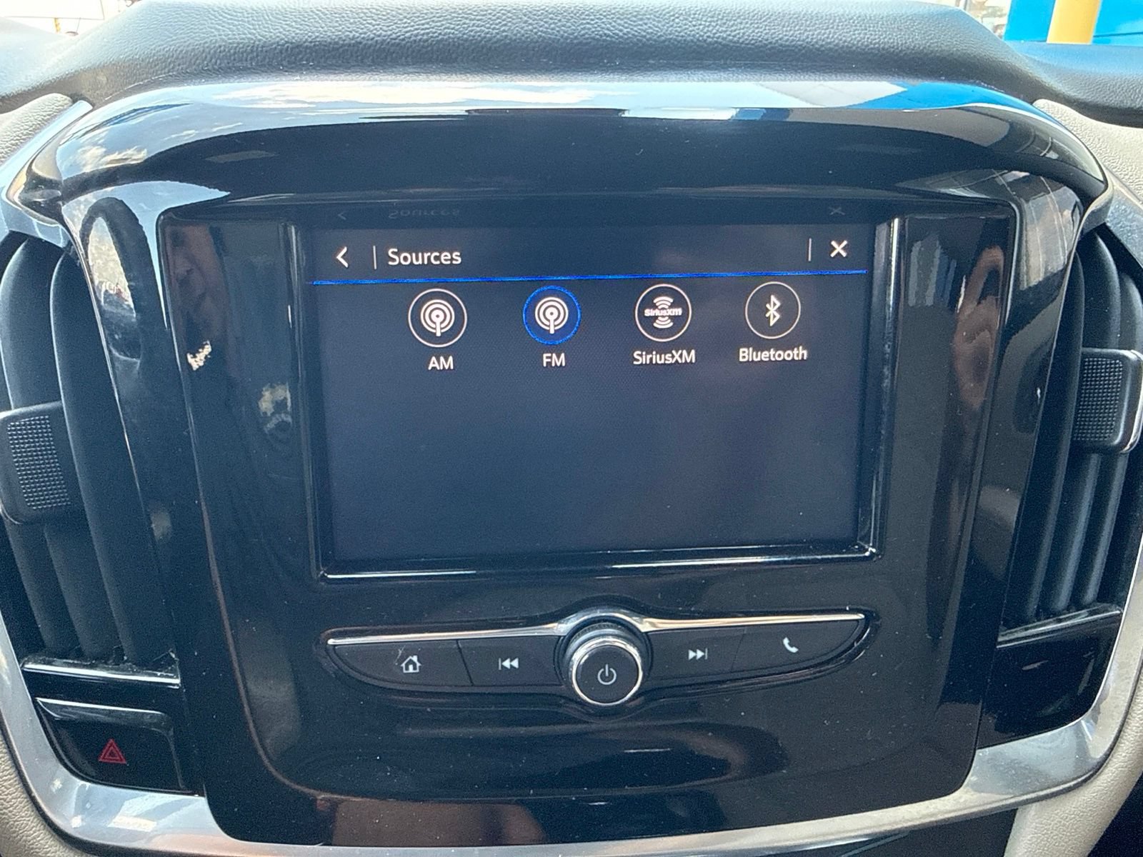 Used 2023 Chevrolet Traverse LS w/ Safety Package AWD/4WD image 10