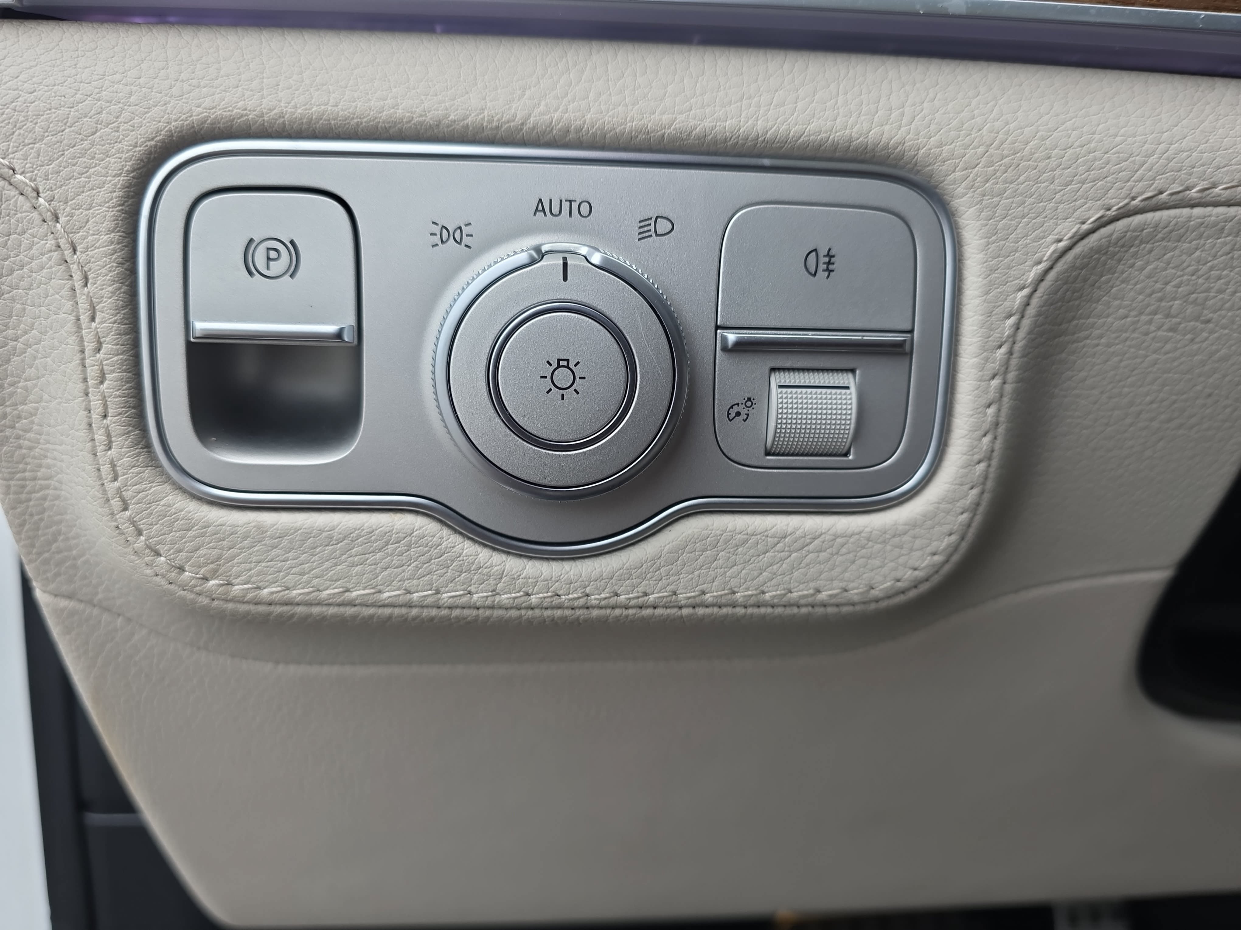 Used 2024 Mercedes-Benz GLS 450 4MATIC image 28