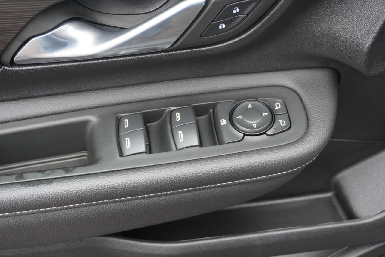 Used 2022 GMC Terrain SLE image 9